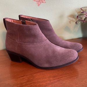 Vionic Zadie Suede Ankle Heel Bootie